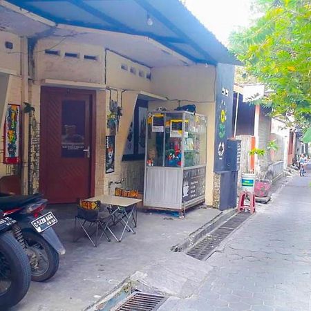 Losmen 2000 Tiga Yogyakarta Bagian luar foto